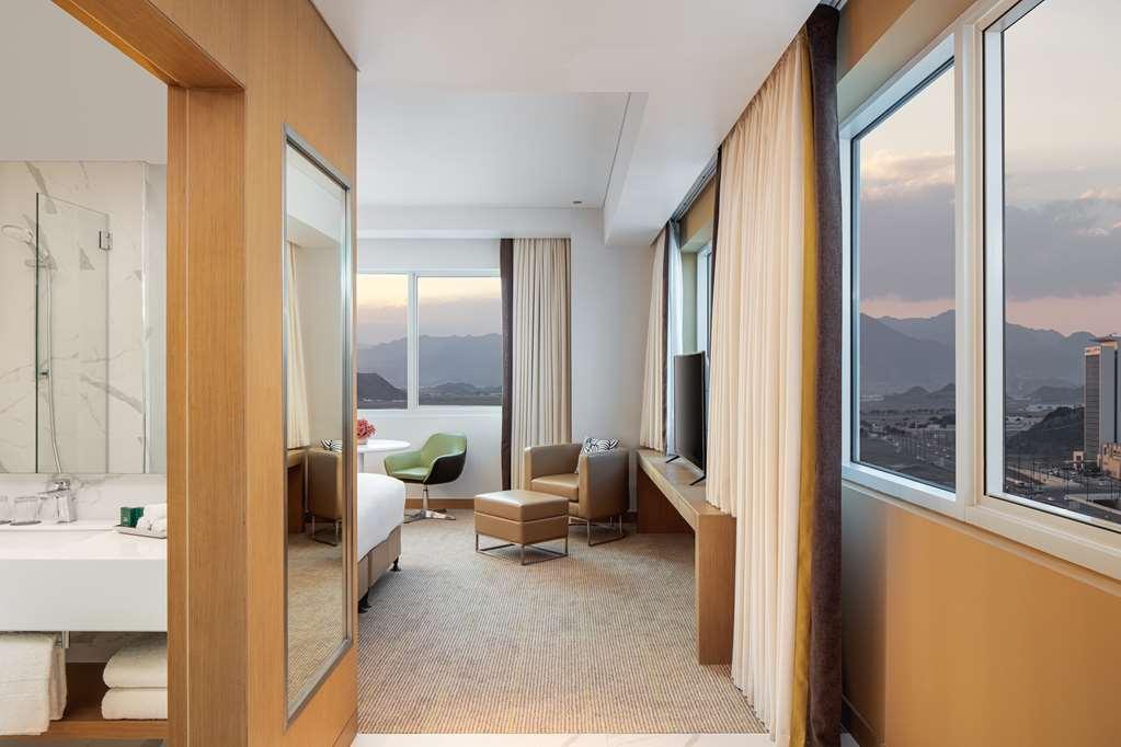 Doubletree By Hilton Fujairah City Habitación foto